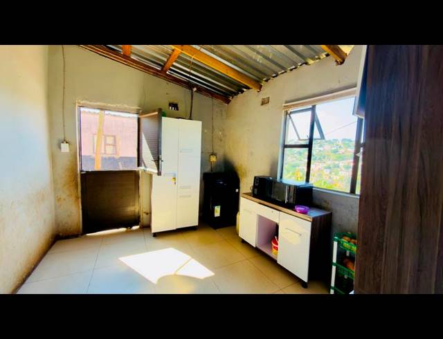 2 BEDROOM HOUSE FOR SALE IN KWAMASHU